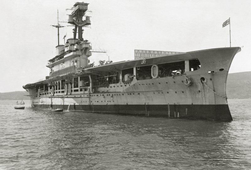 Авианосец Аргус британский