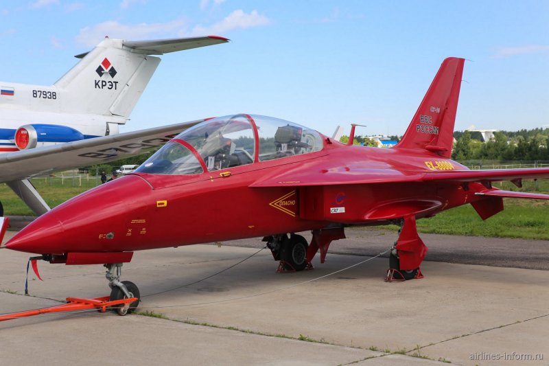 Ср-10 учебно-тренировочный самолет