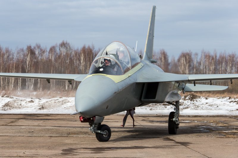 Ср-10 учебно-тренировочный реактивный самолет