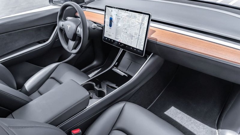 Тесла model s Plaid 2021