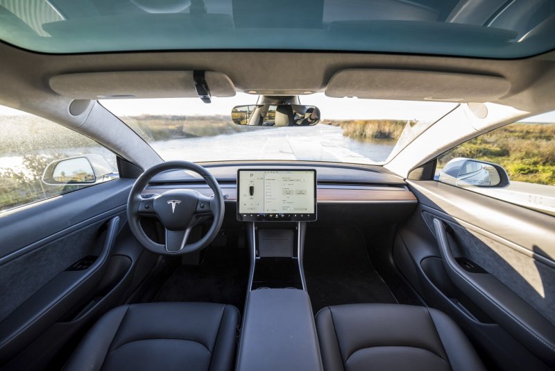 Tesla model x салон