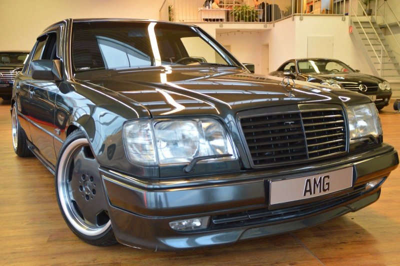 Мерседес 124 AMG