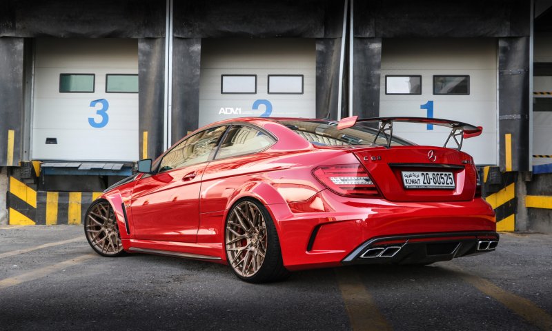 Mercedes c63 AMG черный
