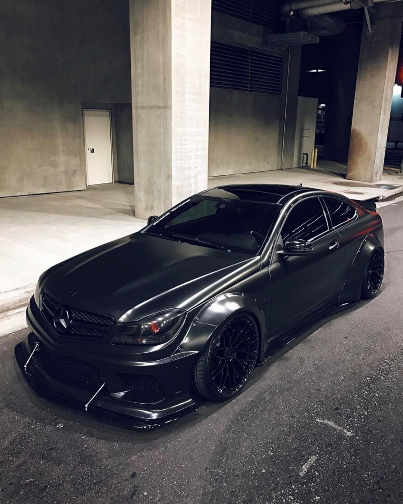 Mercedes AMG GTR оранжевый