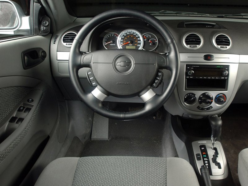 Chevrolet Lacetti 2007 хэтчбек салон