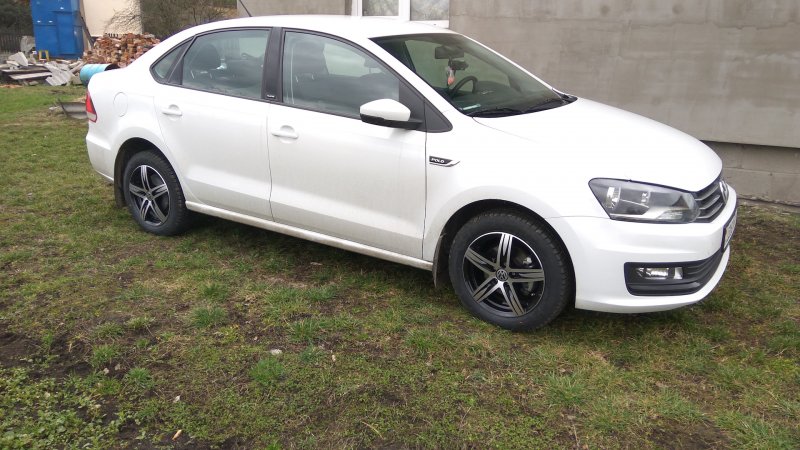 Polo sedan r15