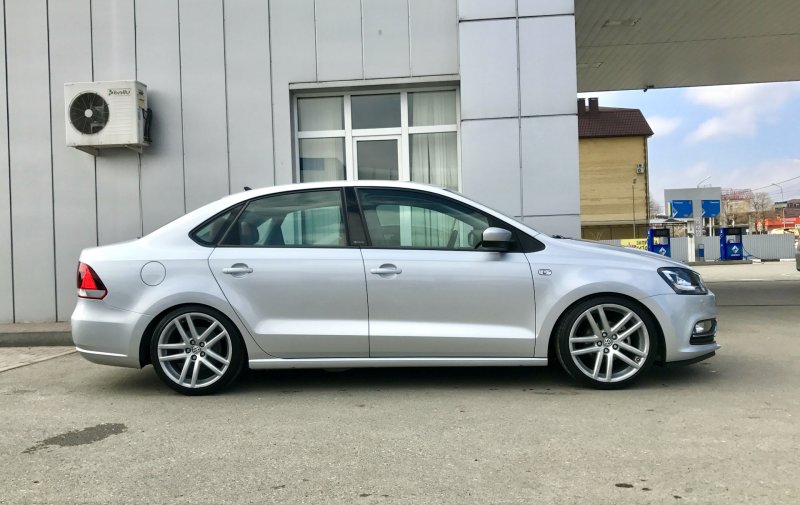 Volkswagen Polo на 17 дисках