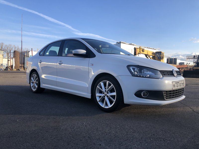 VW Polo sedan Сток r17