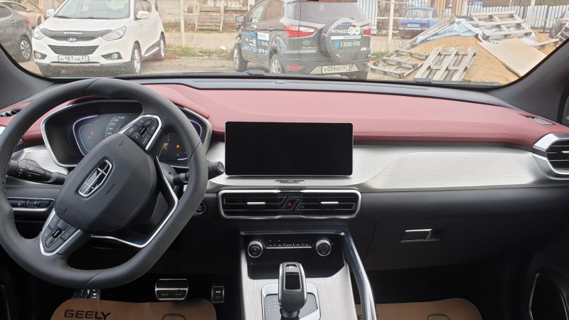 Geely Coolray комплектация комфорт