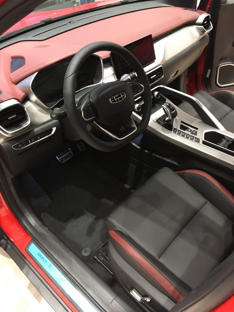 Geely Coolray 2020 салон