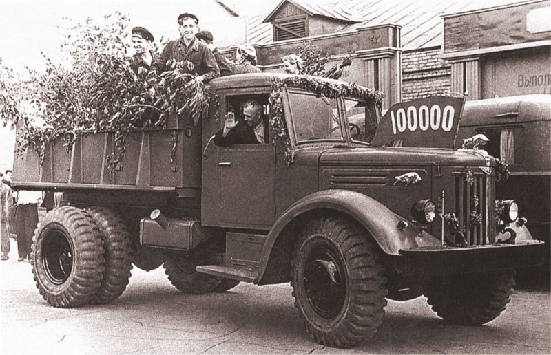 МАЗ-205 грузовой автомобиль