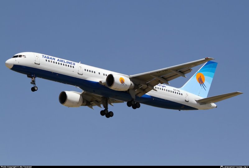 Точик Эйр 737