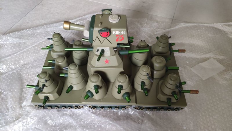 Кв-44 танк игрушка