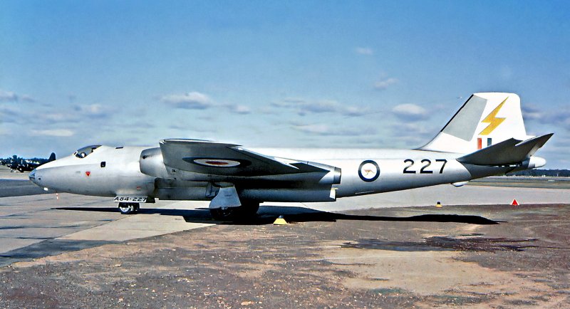 Canberra бомбардировщик