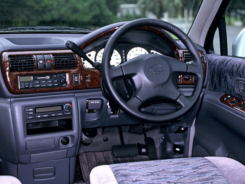 Nissan r'nessa 1998