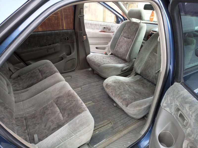 Nissan r'nessa 1998 салон
