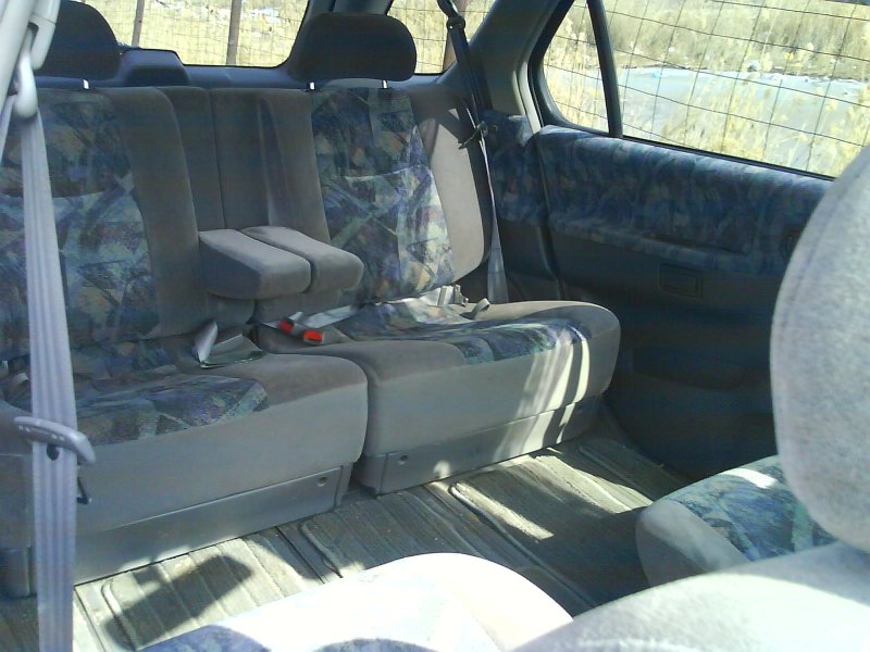 Nissan Rnessa 2002 салон