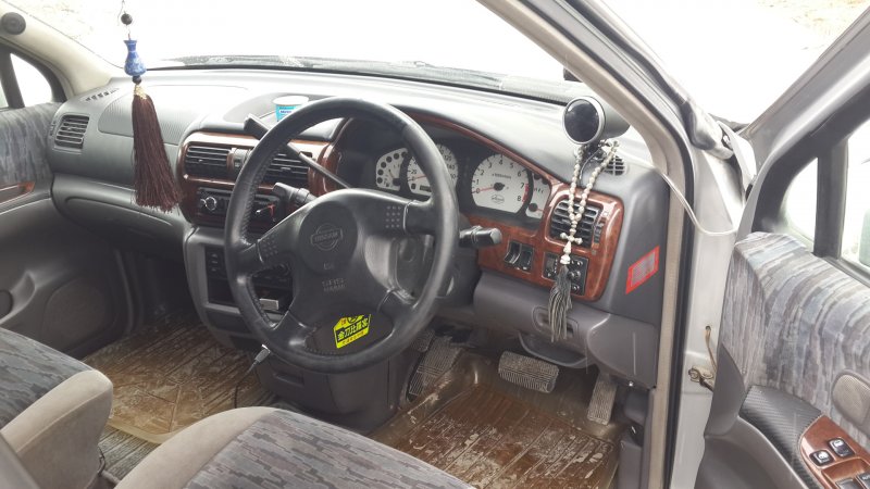 Nissan r nessa Малон 1998