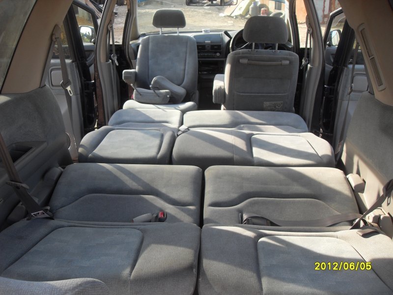 Nissan Presage 2001 салон