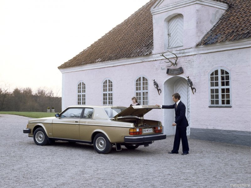 Volvo 260 седан