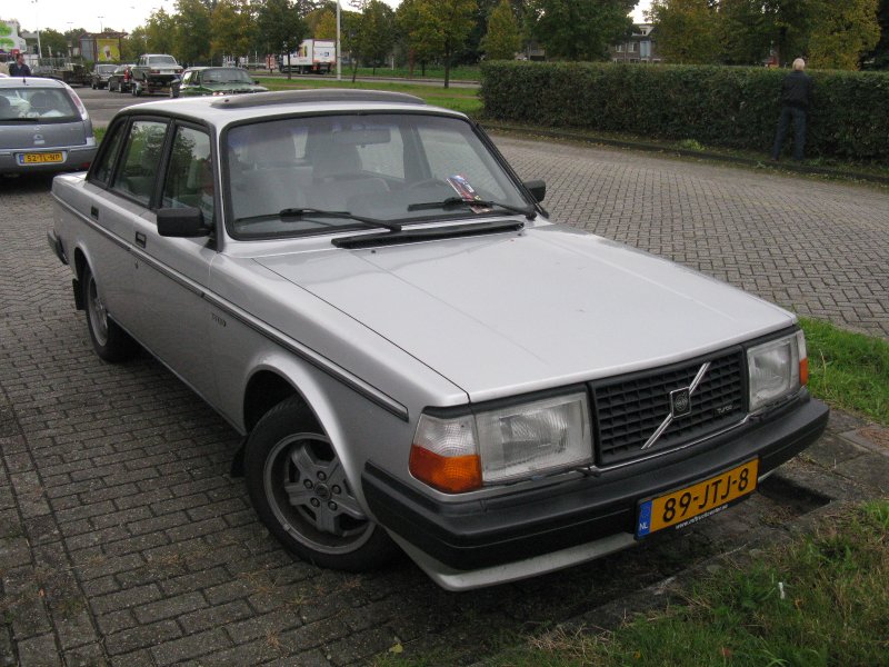 Volvo 240 Turbo avant