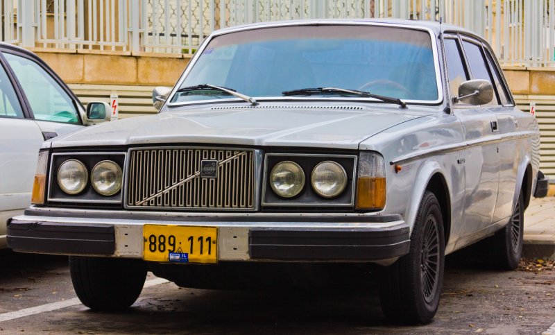 Volvo 260 седан