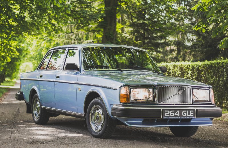 Volvo 264