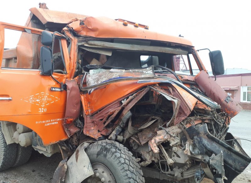 КАМАЗ 65115 разбитый