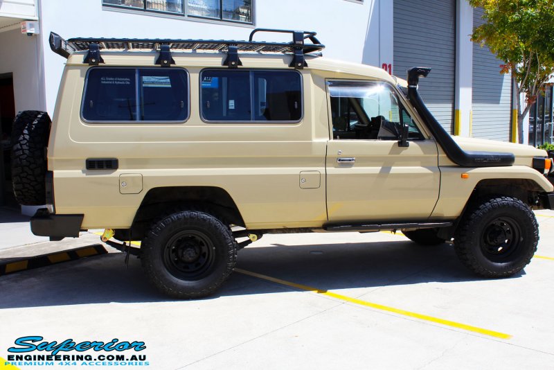 Toyota Land Cruiser 75 военный
