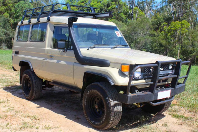 Toyota Land Cruiser Safari