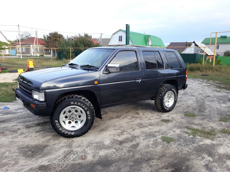 Nissan Terrano 1992 года