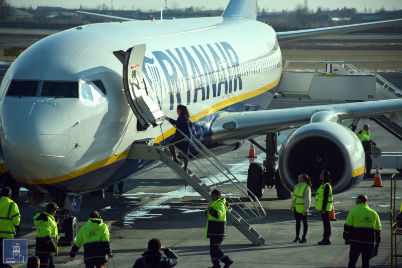 Armavia авиакомпания SSJ 100