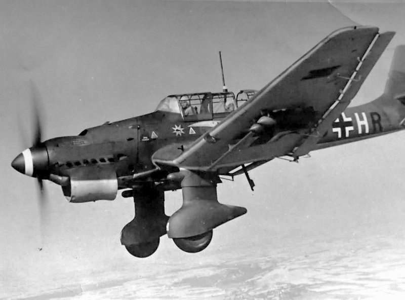 Немецкий самолёт Юнкерс-87 Junkers-87