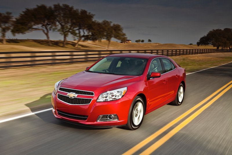 Машина Chevrolet Malibu
