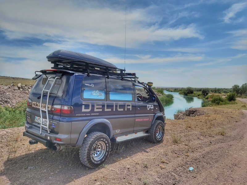 Mitsubishi Delica d4