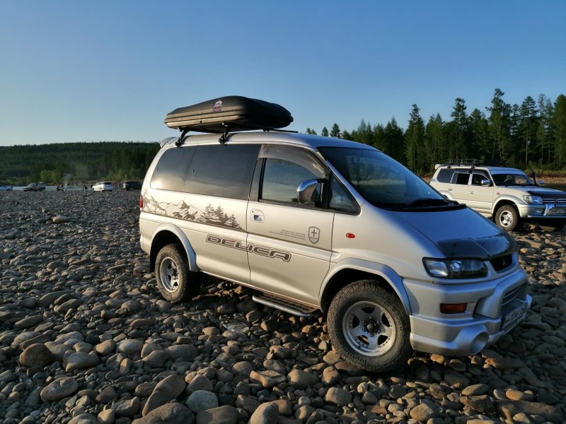 Mitsubishi Delica d:5 2009