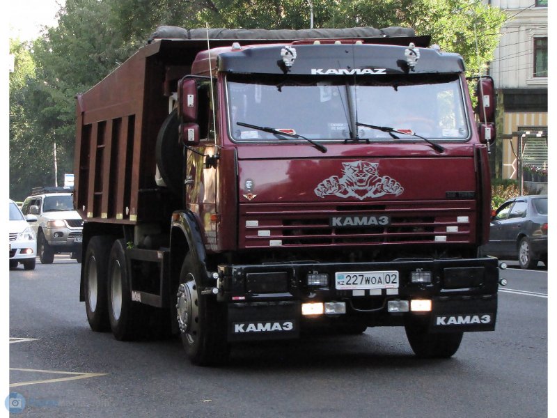 КАМАЗ 65115 армейский
