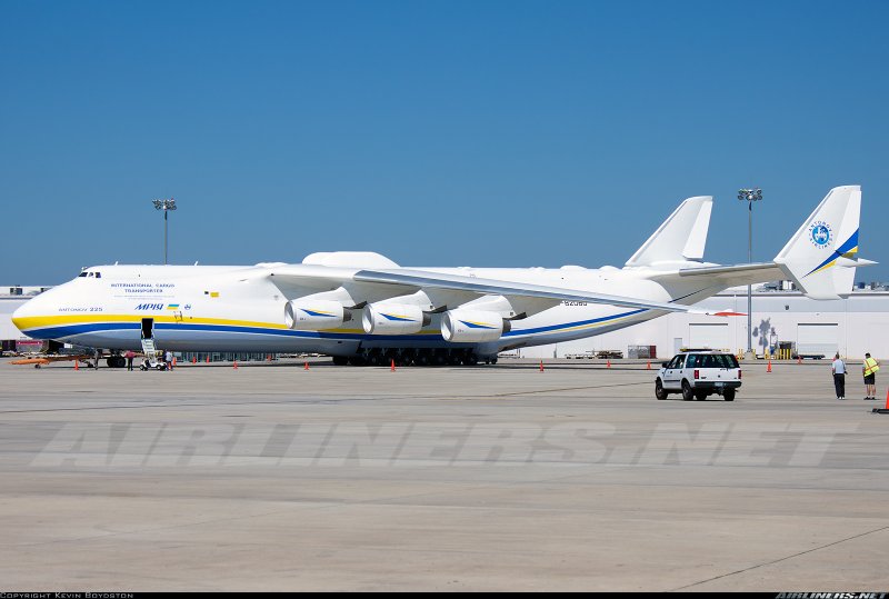 АН-225 Мрия погрузка