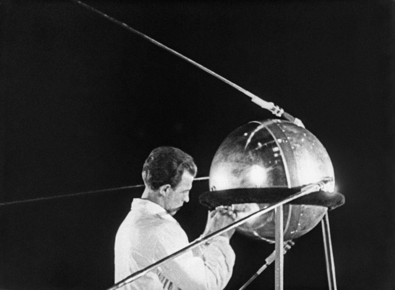 Первый искусственный Спутник земли 1957г