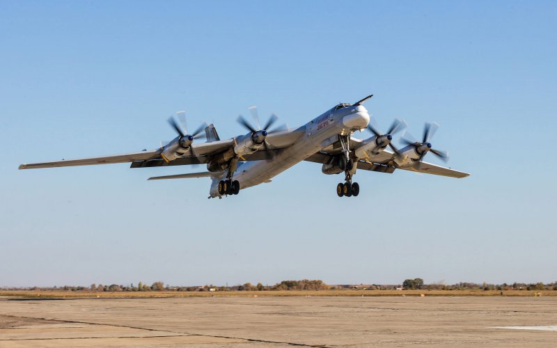 Стратегический бомбардировщик ту-95мс