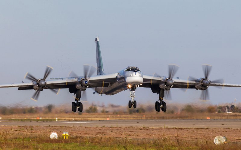 Бомбардировщик ту-95мс