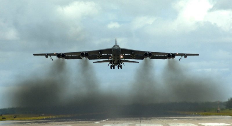 Бомбардировщик в-52н ВВС США