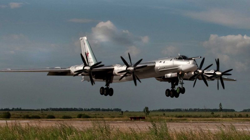 Бомбардировщик ту-95мс