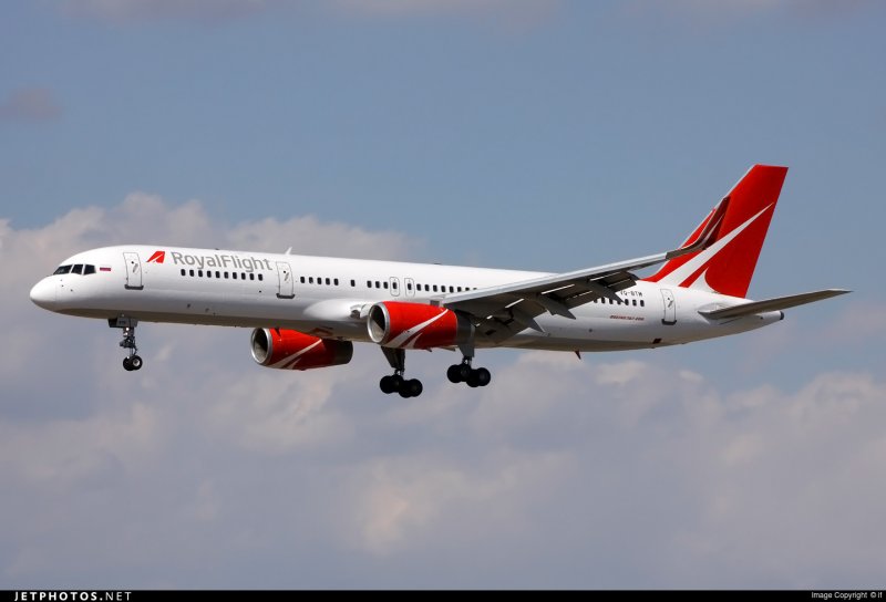 Boeing 757 -200 пассажирский салон