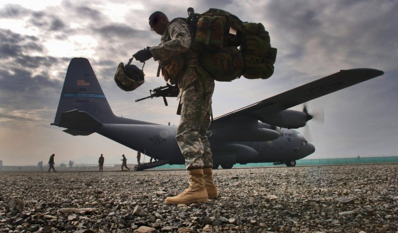 C-130 Hercules десантирование