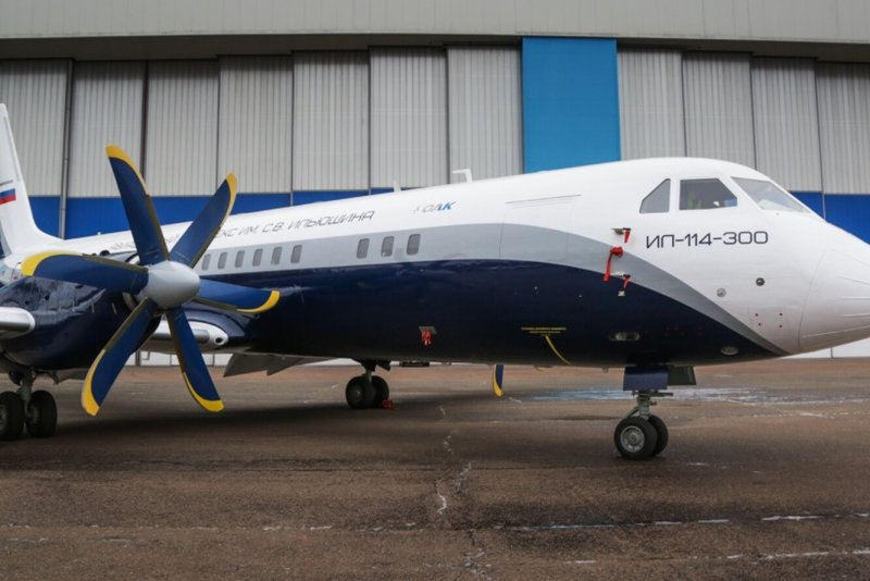 Ил-114 300 пассажирский самолёт