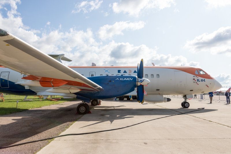 Ил-114-300 салон