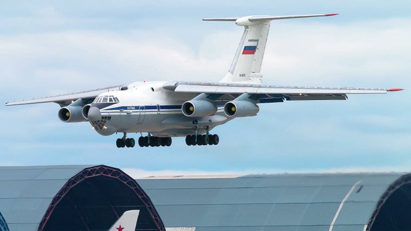 Размах крыла ил 76
