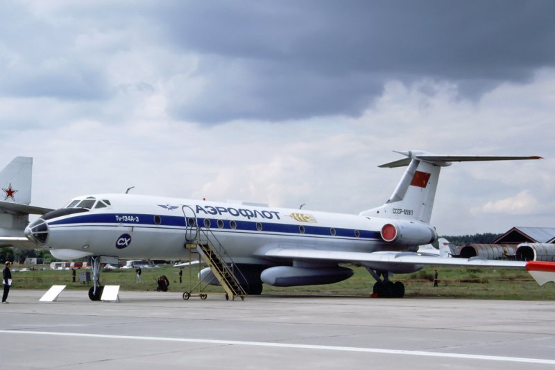 Ту 134 самолет