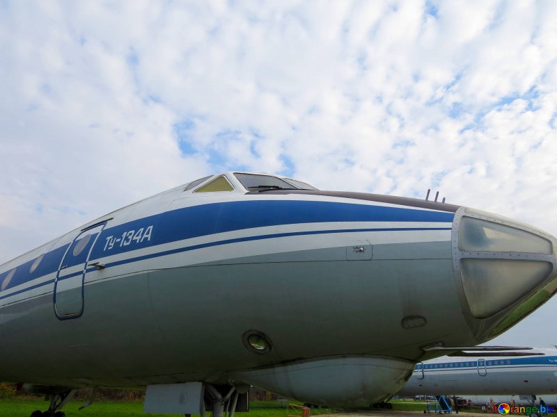 Ту-134а носовая часть